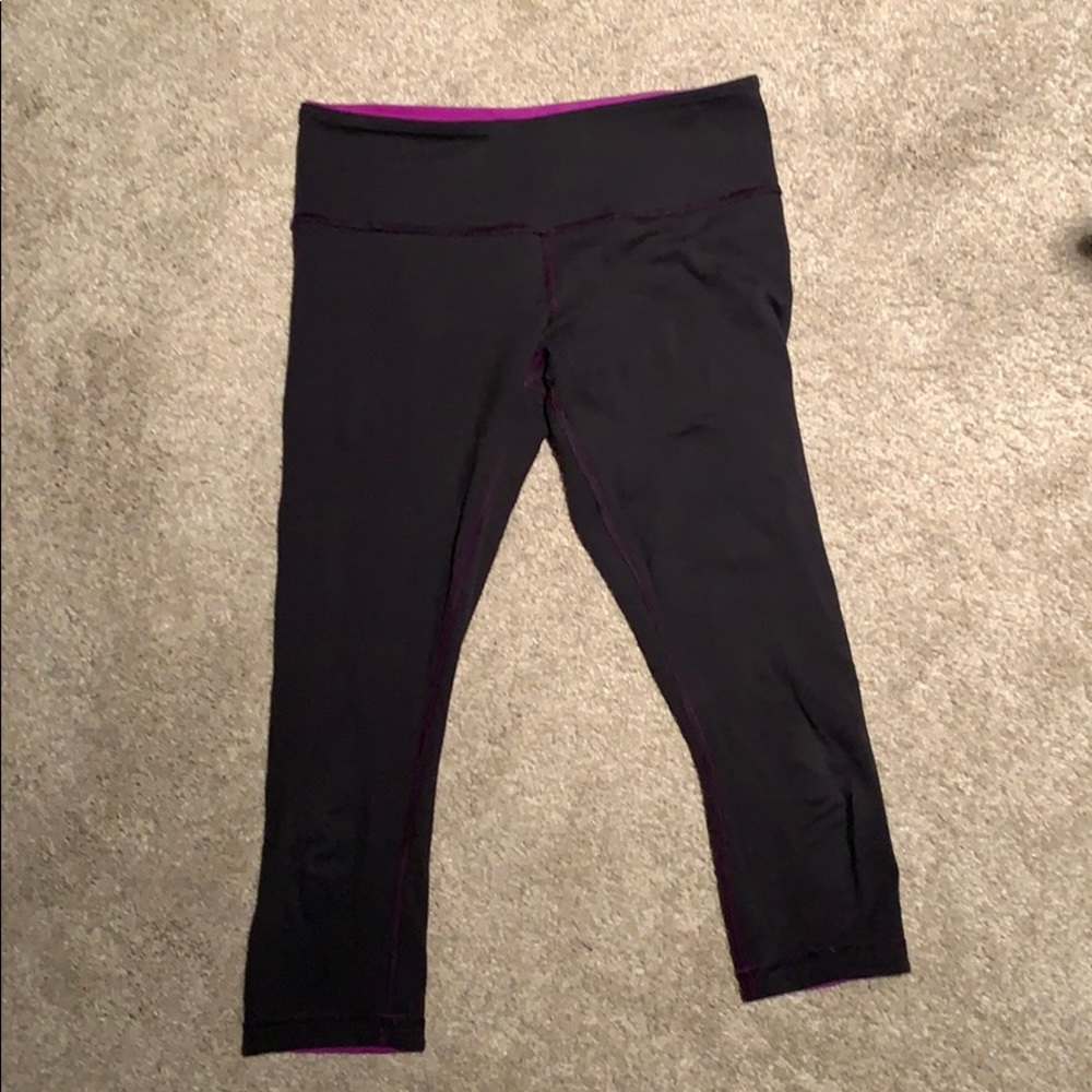 Lululemon reversible capri leggings! Size 4.